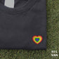 Playera / Corazón Arcoíris / Bordado